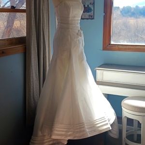 Wedding dress by MAGGIE SOTTERO Memories collection 8 Ivory